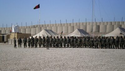 Muere en Texas afgano que trabajó con Ejército de EE.UU tras ser detenido por ICE